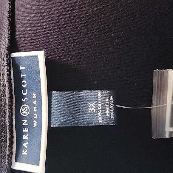 New with tags Karen Scott ladies 3X 3/4 sleeve Henley style top. Navy blue. - Picture 3 of 3